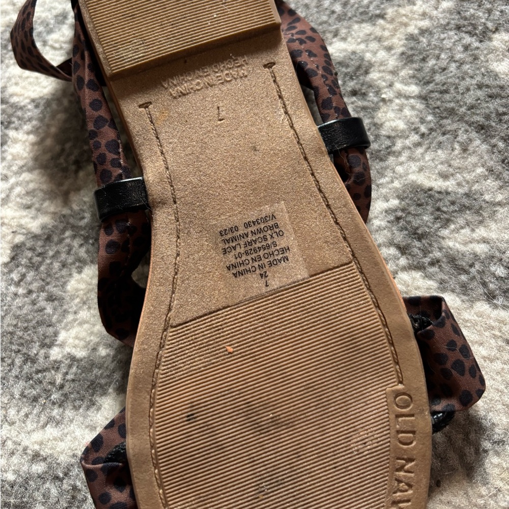 ⭐️Old Navy Tie Up Leopard Sandals 7 - Picture 3 of 4